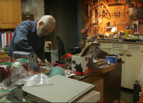 Carl Duzen working in his studio.