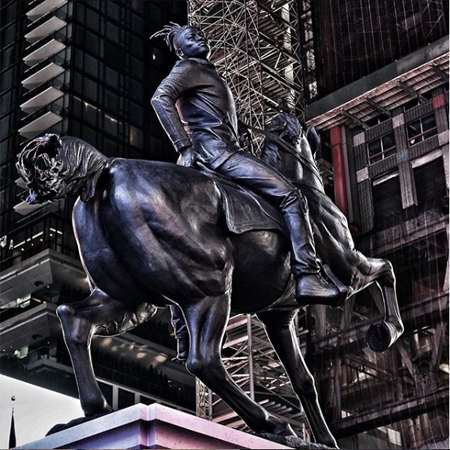 Times_Square_Sculpture.jpg